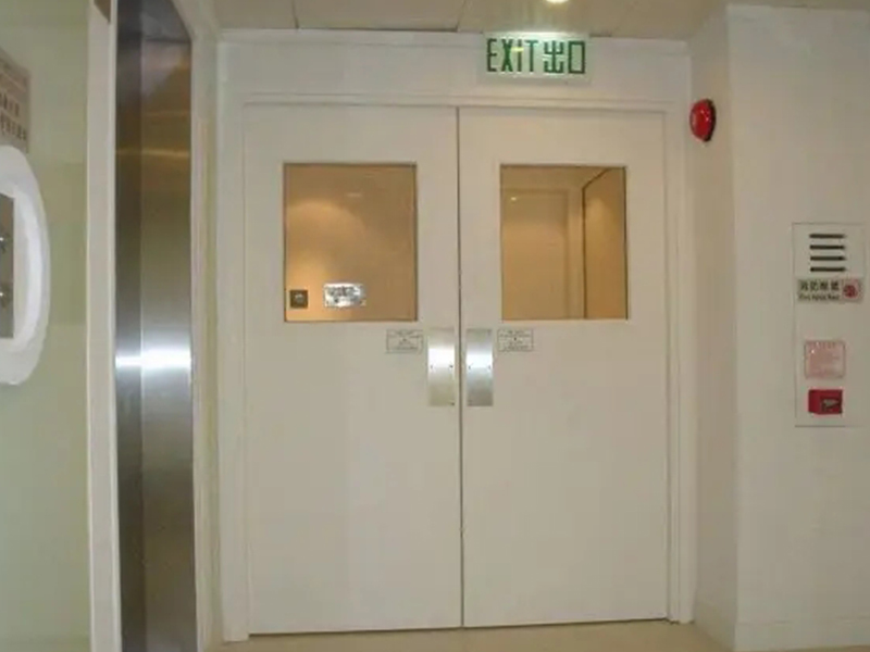 为什么建议在地下室安装自动防火门？